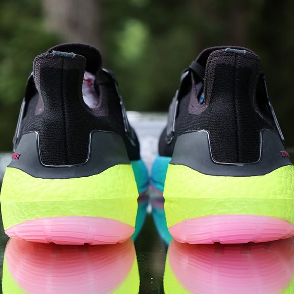 Adidas UltraBoost 22 Men’s Size 14 - Picture 5 of 12